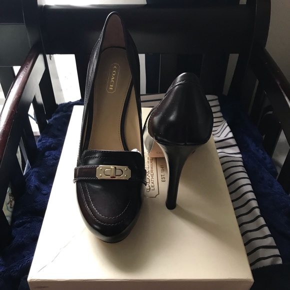 Coach women’s shoes - Picture 1 of 2
